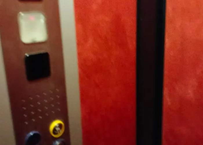 Nel Parcheggio Cutrupi 住宿加早餐酒店 雷焦卡拉布里亚