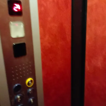 Nel Parcheggio Cutrupi Couette-café Reggio de Calabre