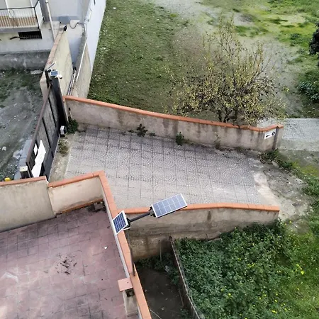לינה וארוחת בוקר Nel Parcheggio Cutrupi *