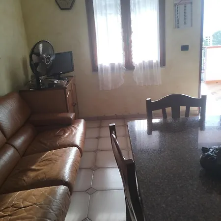 Nel Parcheggio Cutrupi Panzió