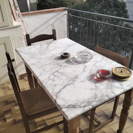 Nel Parcheggio Cutrupi فندق مبيت وإفطار ريجّو دي كالابريا