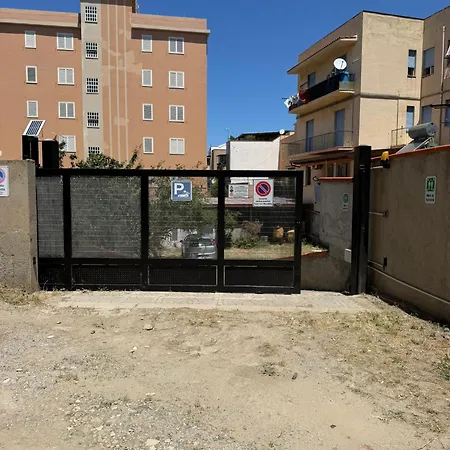 Nel Parcheggio Cutrupi רג'יו די קאלאבריה