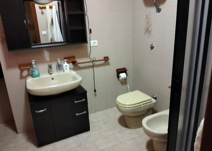 Panzió Nel Parcheggio Cutrupi *