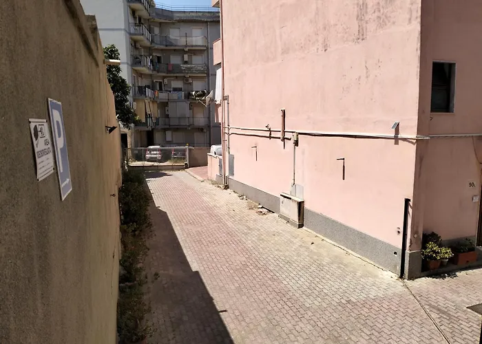 Nel Parcheggio Cutrupi Panzió *