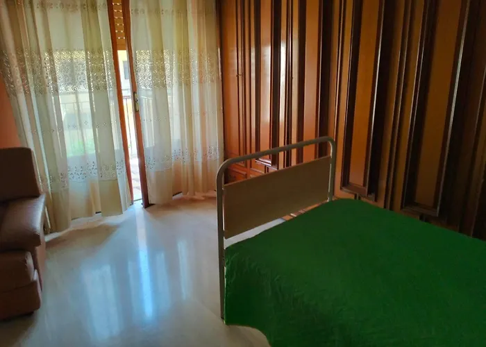 Couette-café Nel Parcheggio Cutrupi Reggio de Calabre