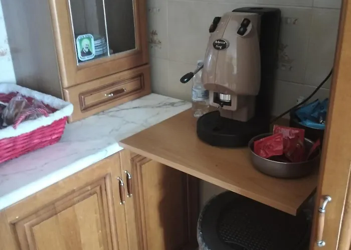 Nel Parcheggio Cutrupi Couette-café